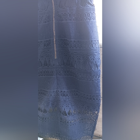 BARDOT Mariana Lace Dress in Patblue, size XS / 4, back zipper. - Picture 4 of 5